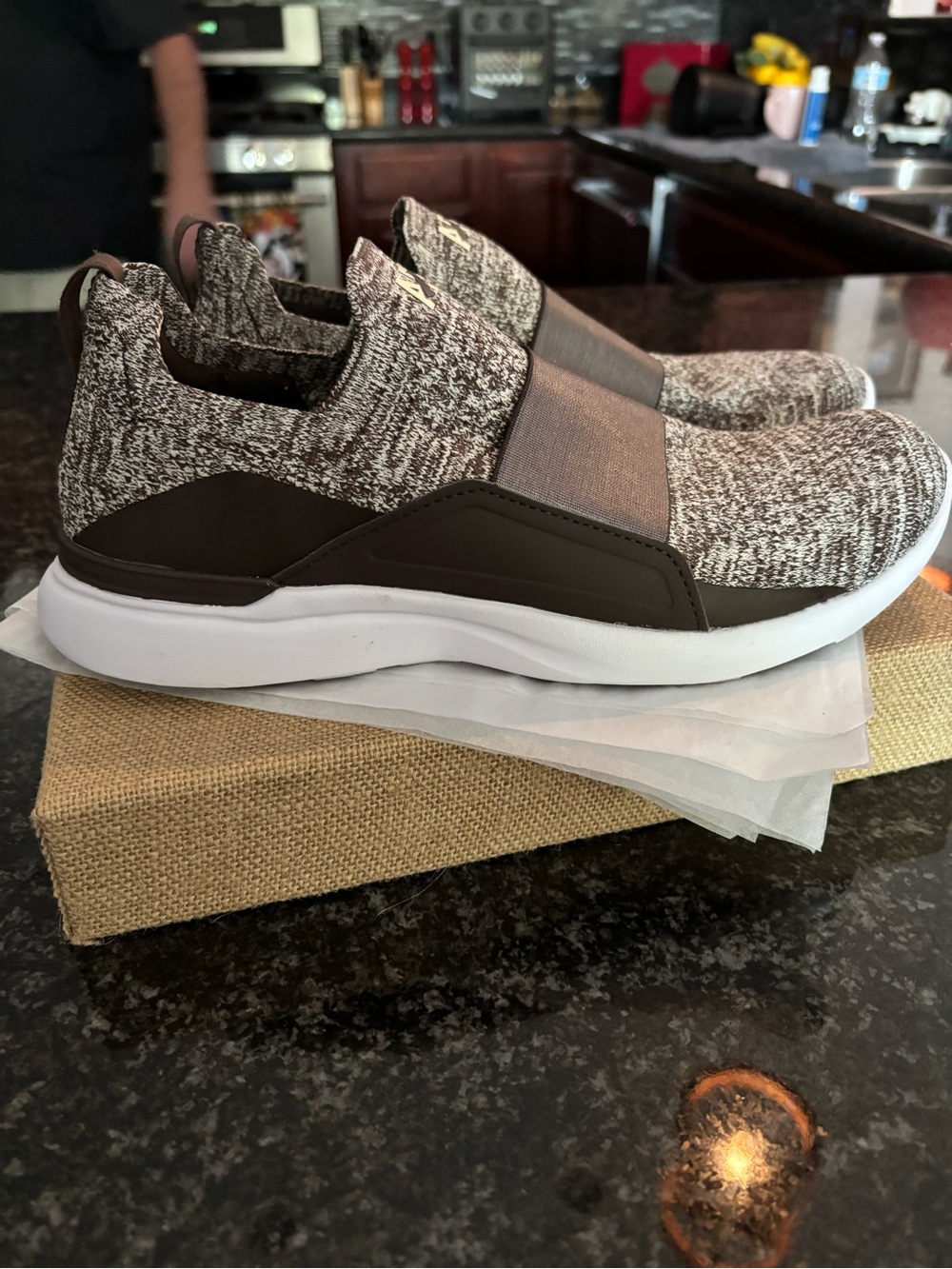 APL athletic shoe - Picture 5 of 10